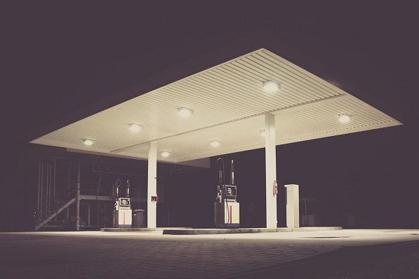 Carburants : les prix atteignent un point bas en plein confinement