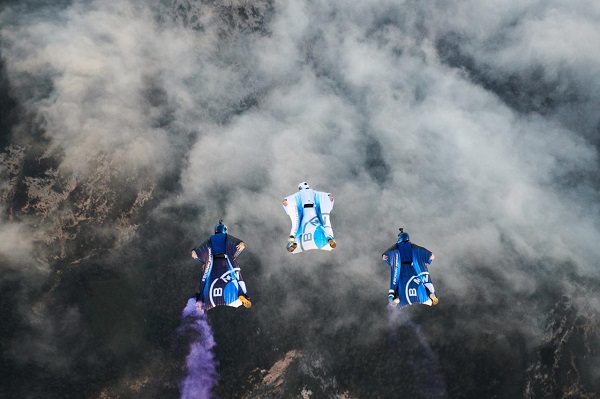 Combinaison de vol wingsuit a moteur electrique